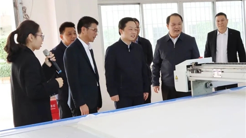做大做強工業(yè)經(jīng)濟 夯實(shí)高質(zhì)量發(fā)展根基丨岑溪市委書(shū)記趙春雷蒞臨百裕集團調研